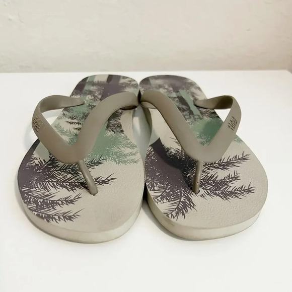 TIDAL Tropical Print Classic Flip Flops - Picture 9 of 9